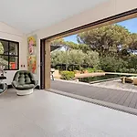 Exclusive Modern In Willa