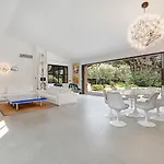 Willa Exclusive Modern In