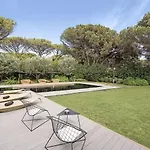 Exclusive Modern In