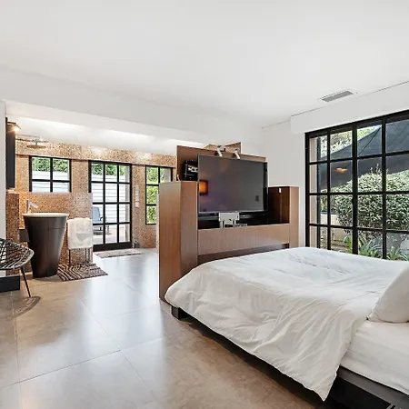 Willa Exclusive Modern In *