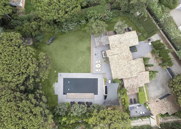 Exclusive Modern In *