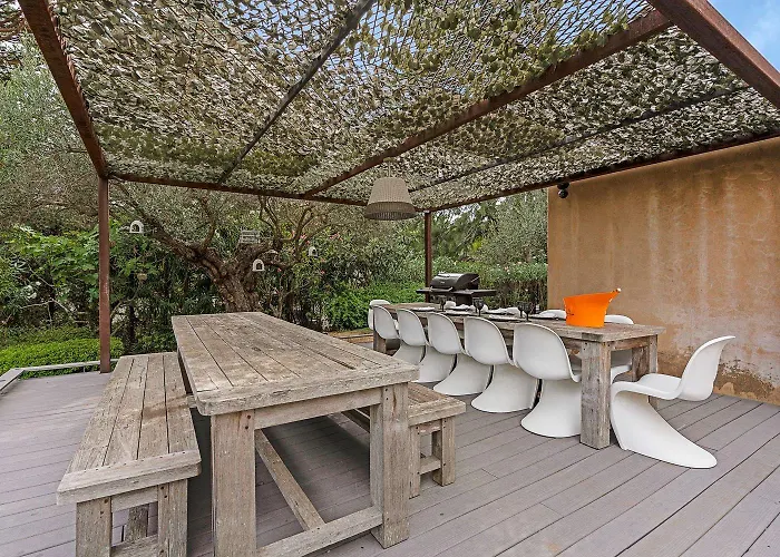 Exclusive Modern In *